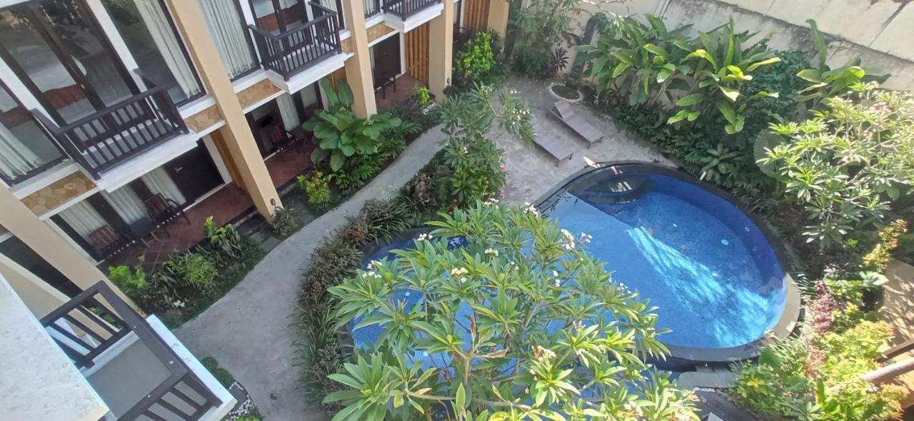 Suris Boutique Hotel Kuta  Exterior photo